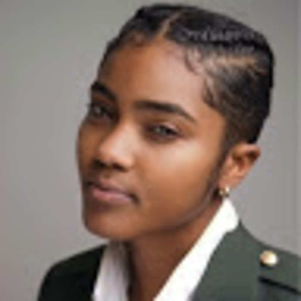 Meet your Posher, Nia